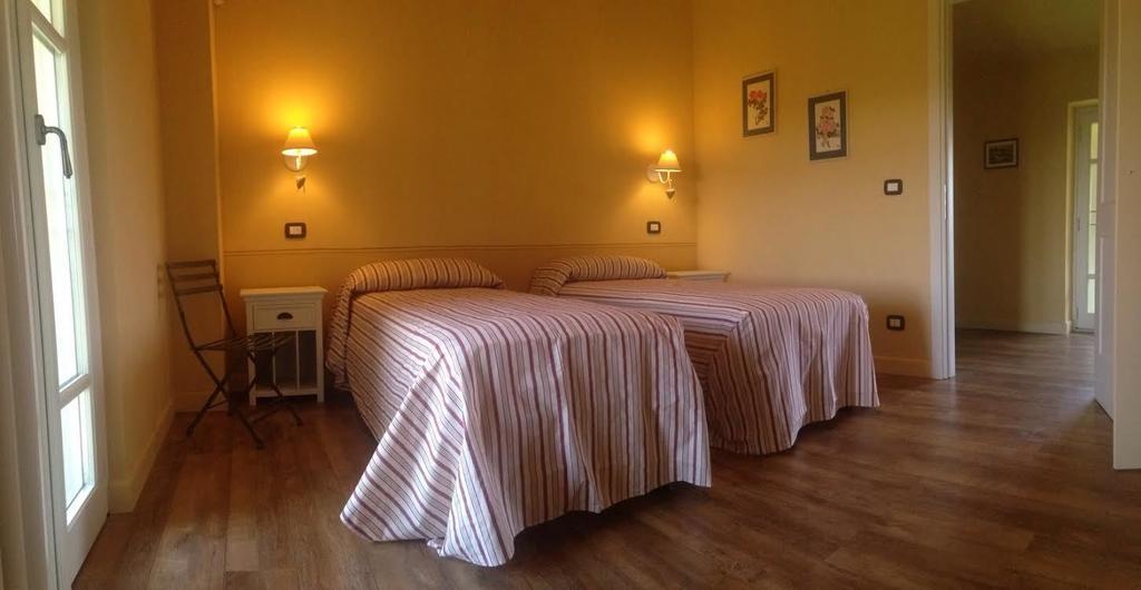 Villa Cascina Rollone Rocchetta Tanaro Esterno foto